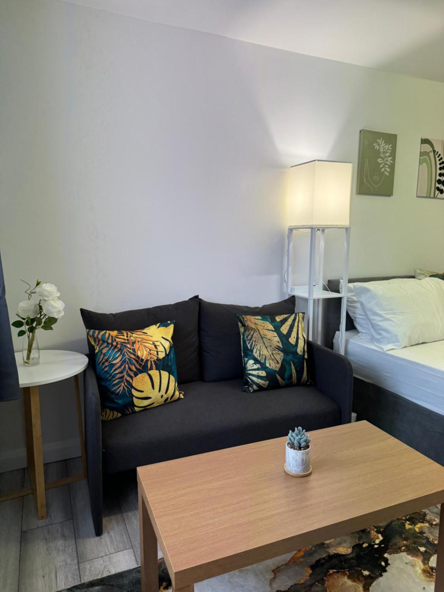 Thamesmead  Posh Executive Studio London מראה חיצוני תמונה