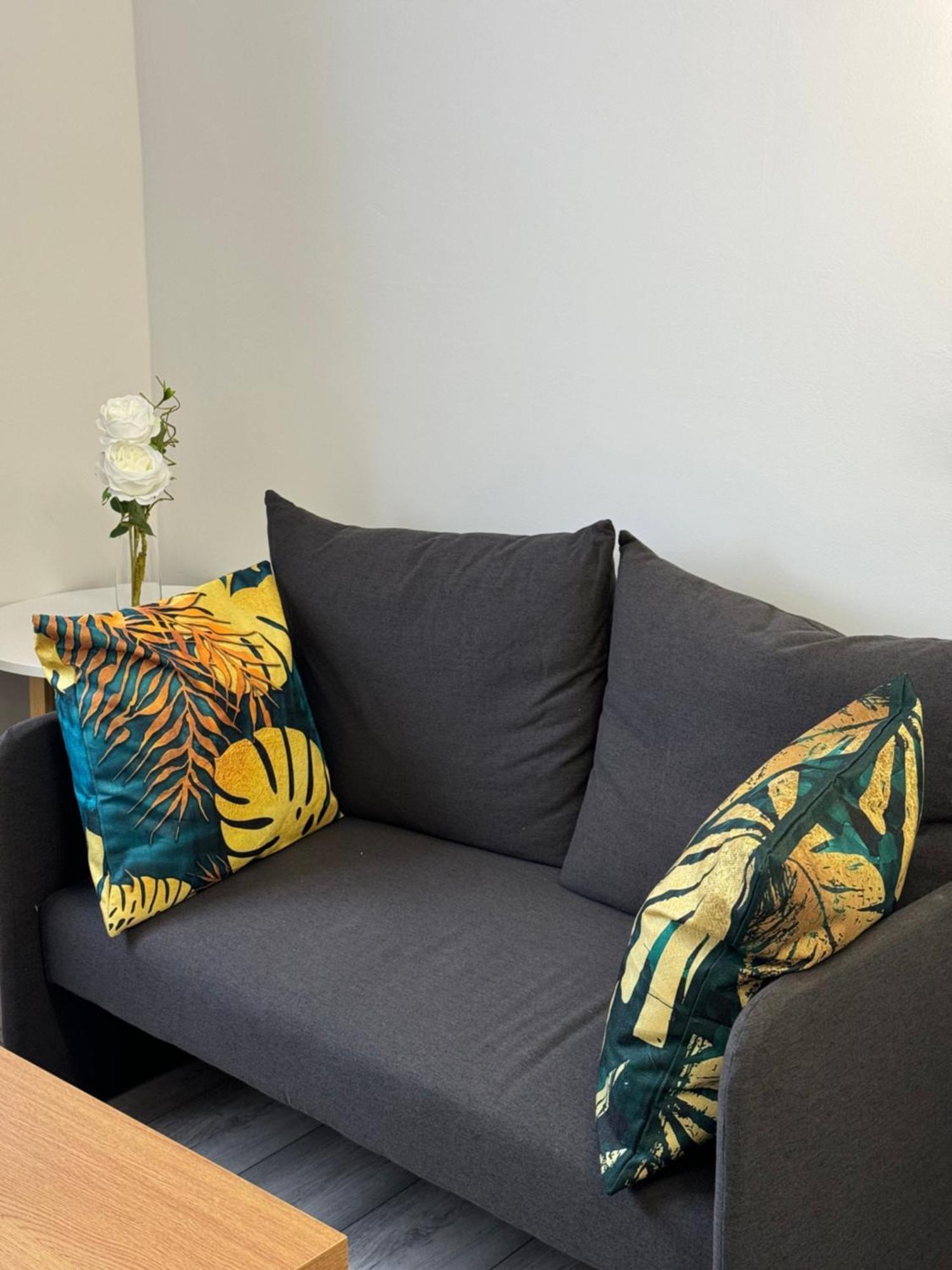 Thamesmead  Posh Executive Studio London מראה חיצוני תמונה
