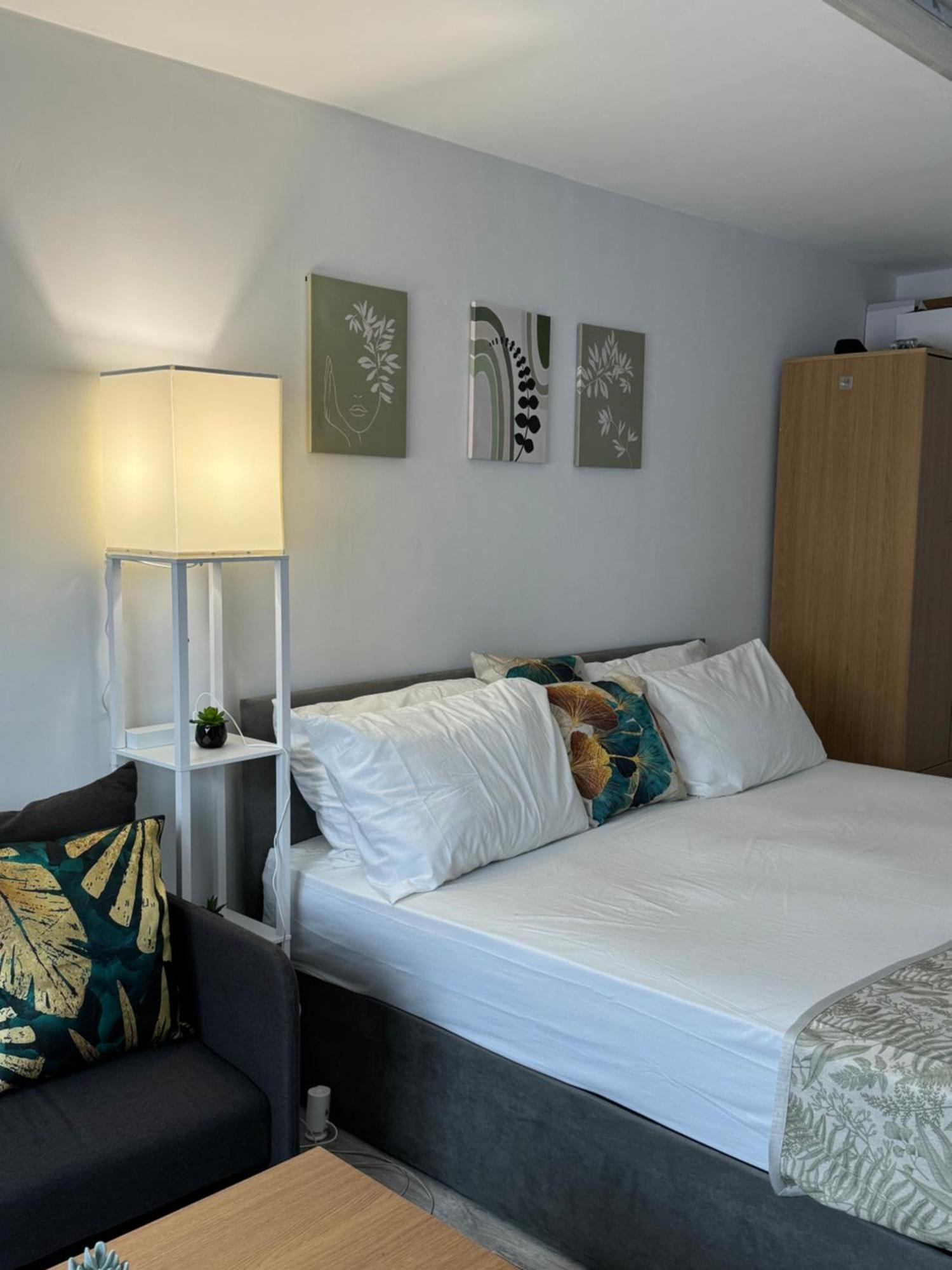 Thamesmead  Posh Executive Studio London מראה חיצוני תמונה