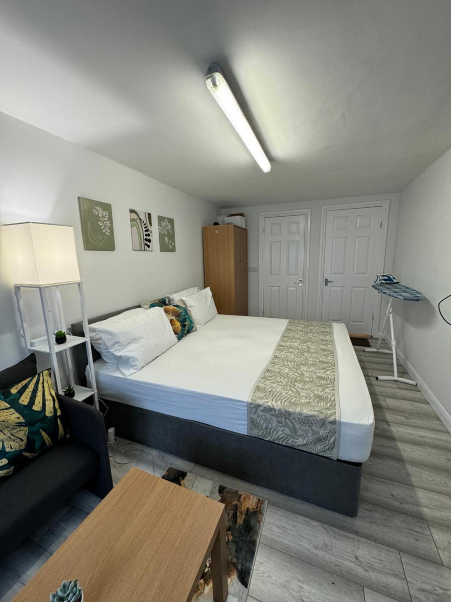 Thamesmead  Posh Executive Studio London מראה חיצוני תמונה
